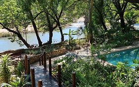Paradise River Lodge